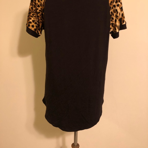 Leopard print sleeve black t-shirt - Picture 4 of 5